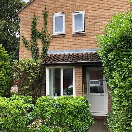 Rowan Tree Villa Aylesbury  Eksteriør bilde